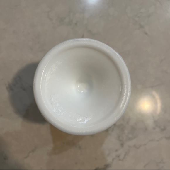 Beautiful vintage milk glass compote dish. - Picture 5 of 7